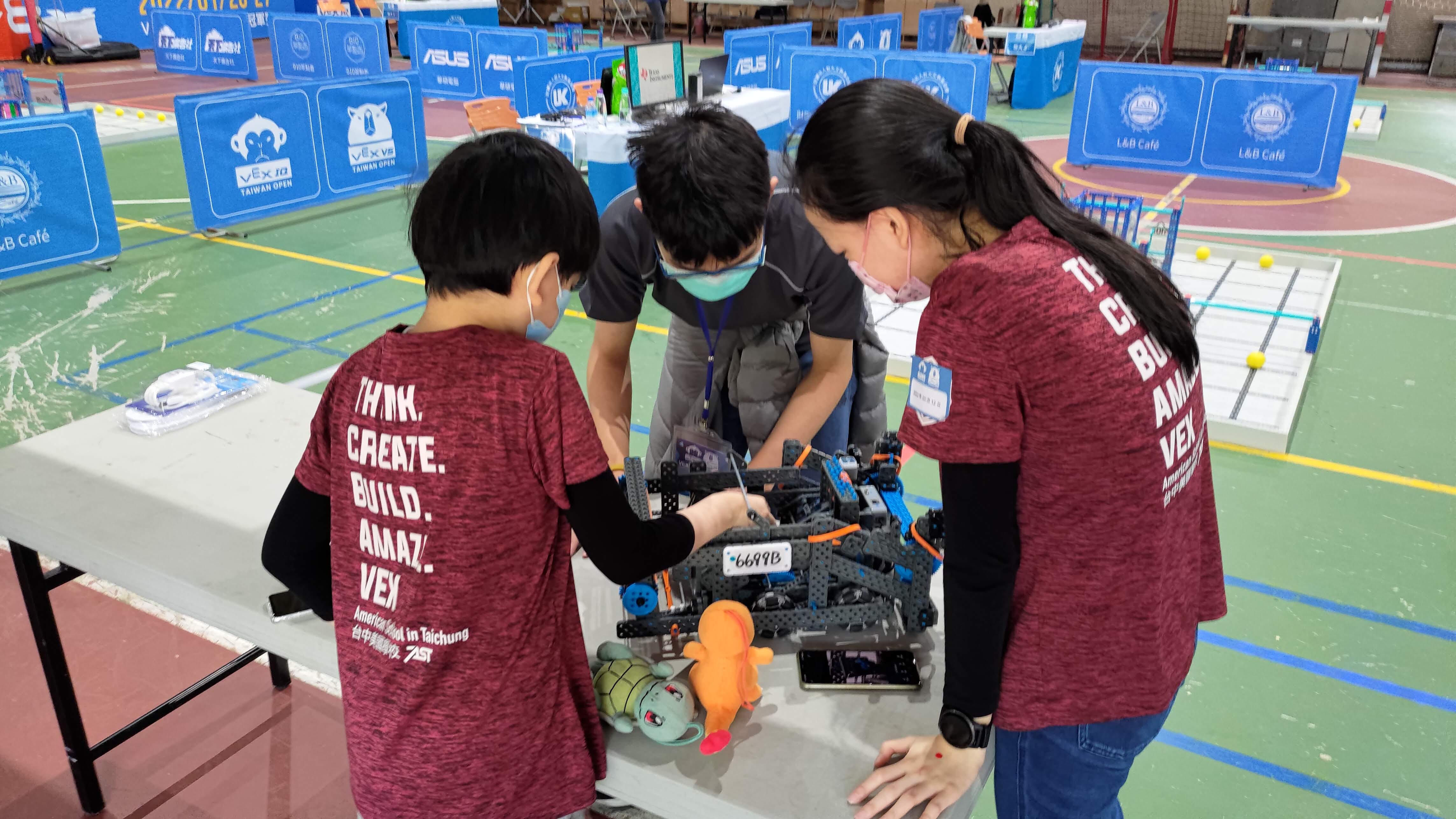 關於 VEX，我常被家長們問到的一些問題？以及為什麼我們連續學這麼多年？